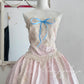 Robe de princesse rose exquise, ornée de perles, en satin, coupe trapèze, dentelle florale, longue, idéale pour une cérémonie de passage à l'âge adulte, un anniversaire ou un bal de fin d'année. Référence : nv4084