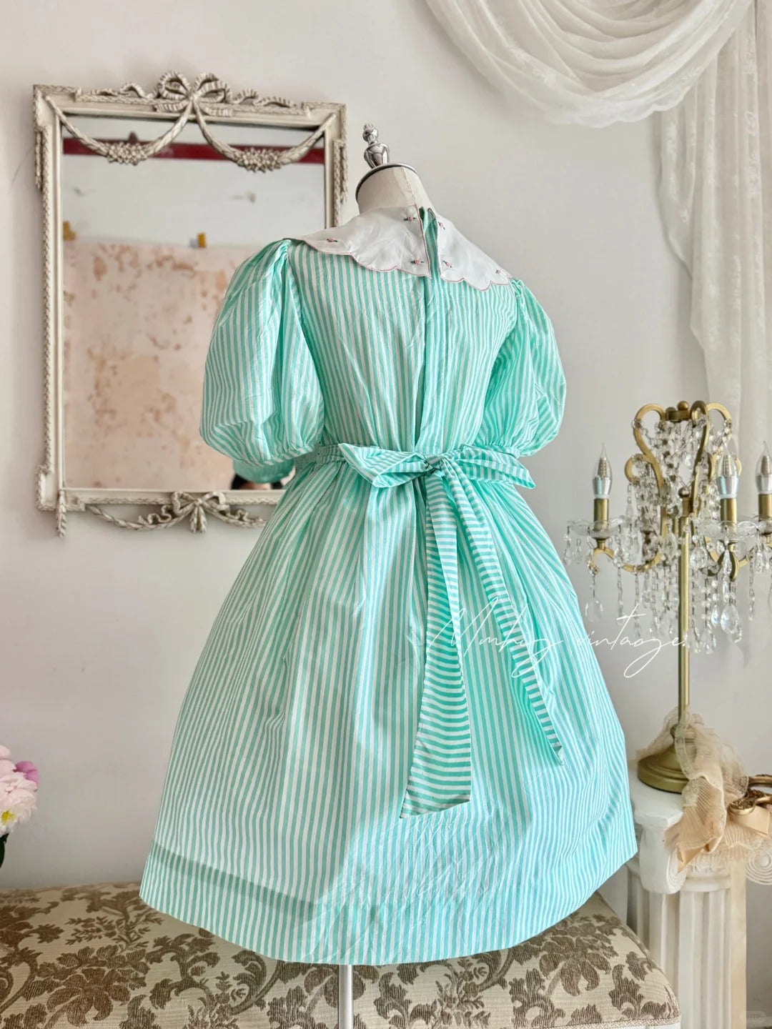 Robe de soirée courte en mousseline de soie, col babydoll et manches bouffantes, brodée de petites roses, style vintage élégant, robe de bal, robe de soirée, robe de bal, robe de demoiselle d'honneur ...
