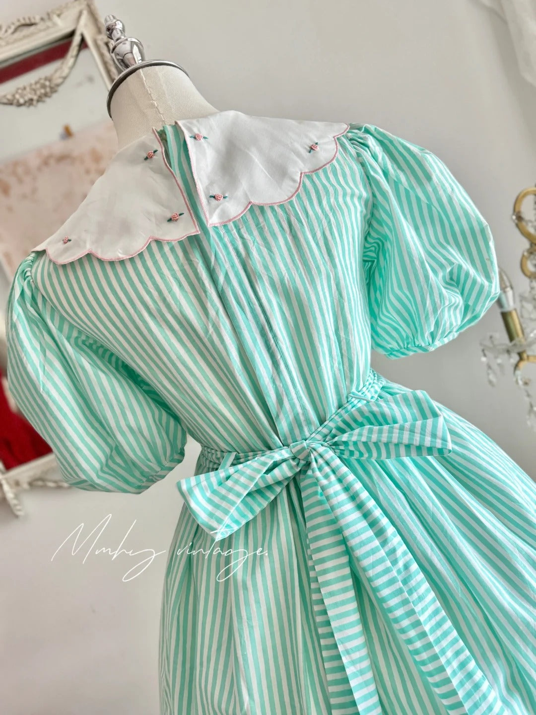 Robe de soirée courte en mousseline de soie, col babydoll et manches bouffantes, brodée de petites roses, style vintage élégant, robe de bal, robe de soirée, robe de bal, robe de demoiselle d'honneur ...