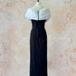 Robe de soirée en tulle satiné noir et blanc classique et élégant style Hepburn avec camélia à la taille, longue jupe inférieure gauche, petite fente, coupe slim, robe de bal, robe d'anniversaire, robe de bal nv4095