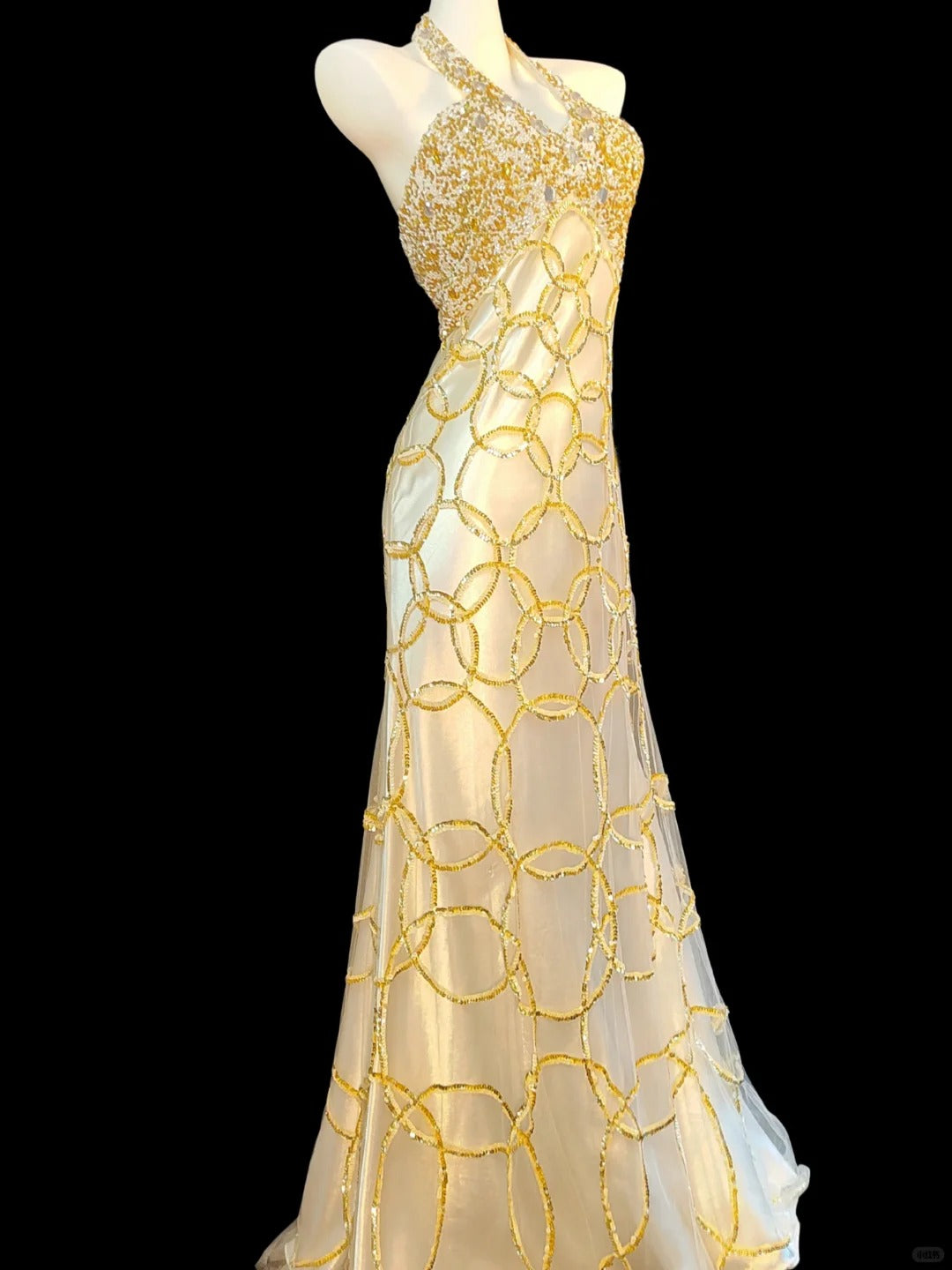 Elegantes, gelbes, langes Meerjungfrau-Ballkleid aus Satin mit Perlen, Abendkleid NV5227