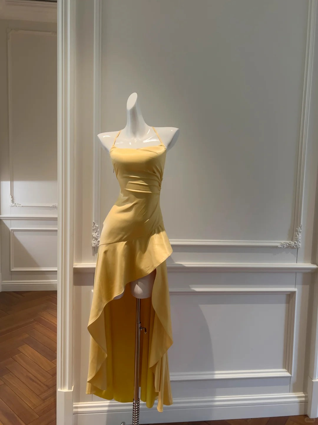 NiceVestidos - Robe de soirée longue à bretelles jaunes, robe de bal Hoco NV5487