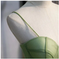 Robe de bal trapèze en tulle vert à bretelles nv13