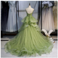 Robe de bal trapèze en tulle vert à bretelles nv13