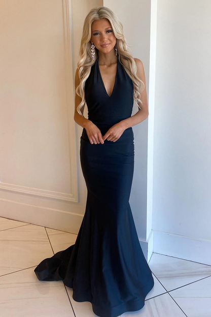 Robe de bal longue noire à col en V profond et dos ouvert nv646