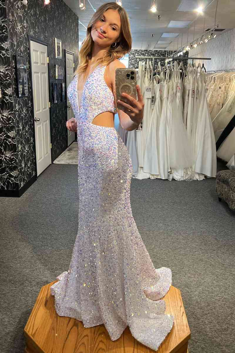 Robe de bal longue blanche à décolleté plongeant et découpe à la taille nv574