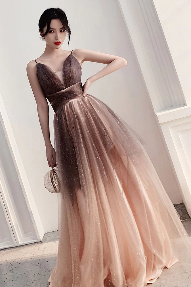 Robe de soirée longue en tulle à paillettes et décolleté en cœur couleur champagne nv619