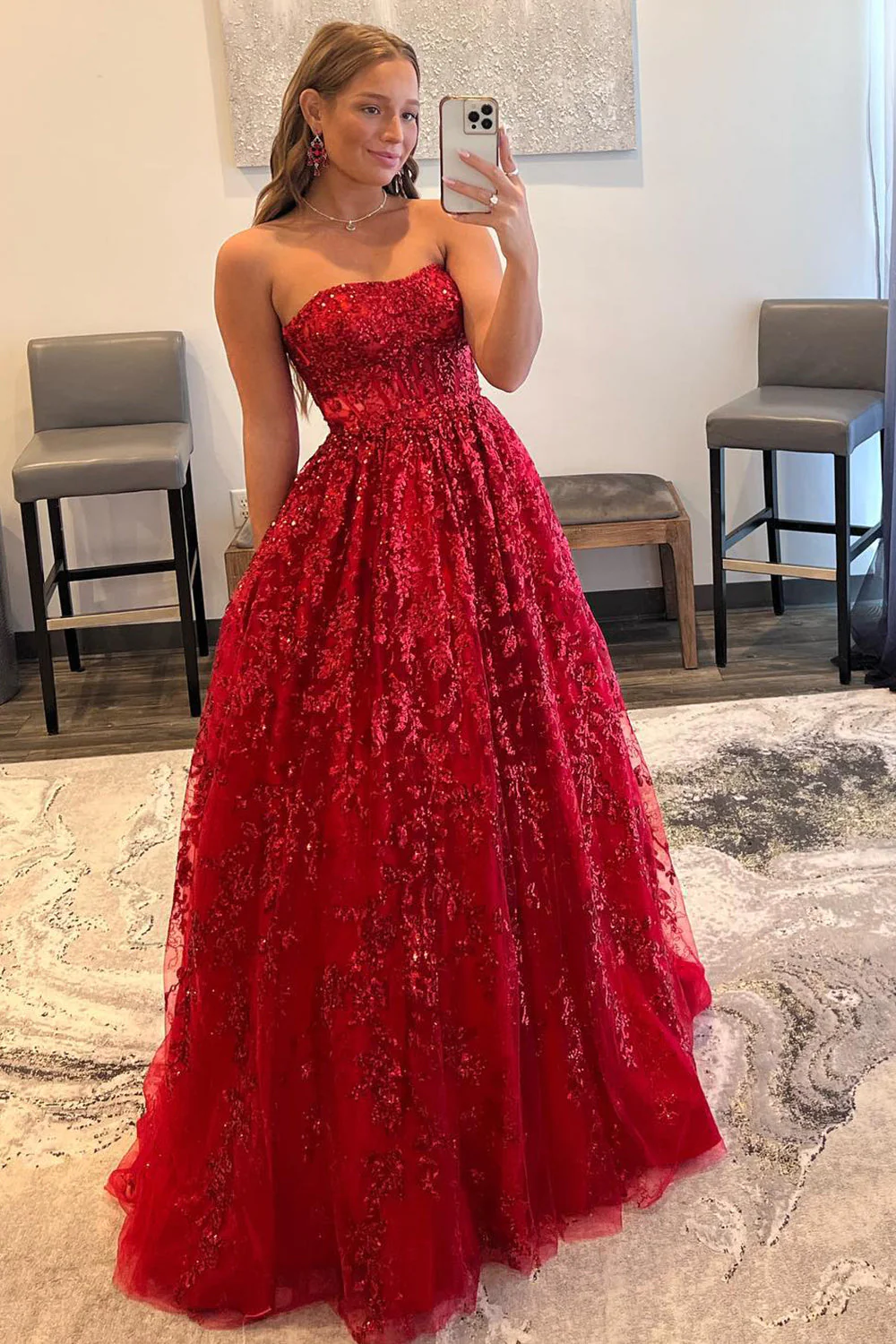 Funkelndes, rotes, langes Ballkleid mit Taschen nv638