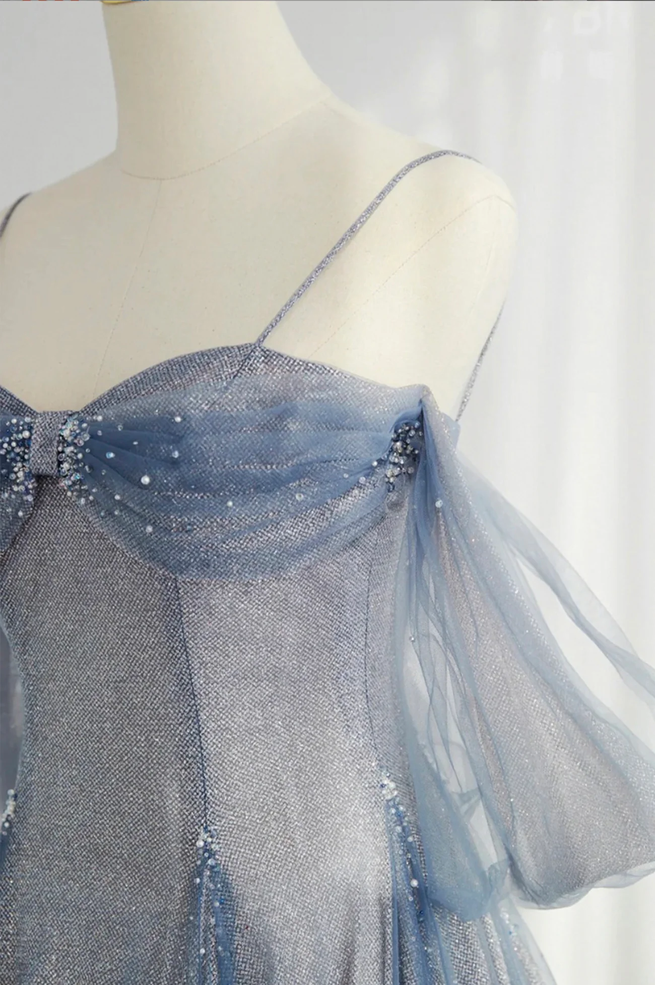 Blaues langes Ballkleid aus Tüll mit Spaghettiträgern, A-Linien-Abendkleid nv595