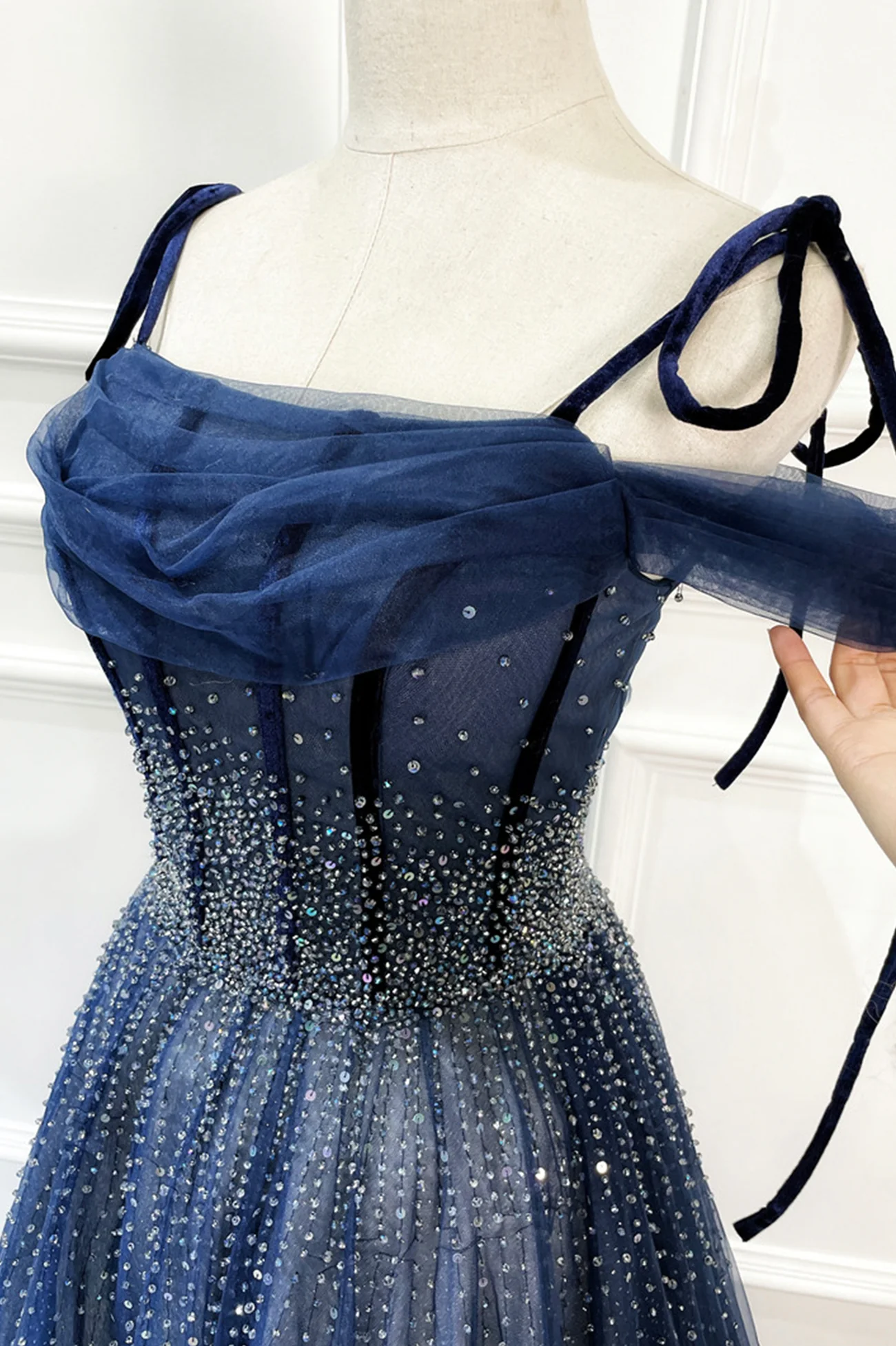 Blaues langes Tüll-Ballkleid mit Perlen, blaues Abendkleid nv606