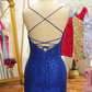 Blaues, rückenfreies, kurzes Homecoming-Kleid mit Pailletten nv628