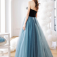 Langes A-Linien-Ballkleid aus blauem Tüll, schönes trägerloses Abendkleid nv882