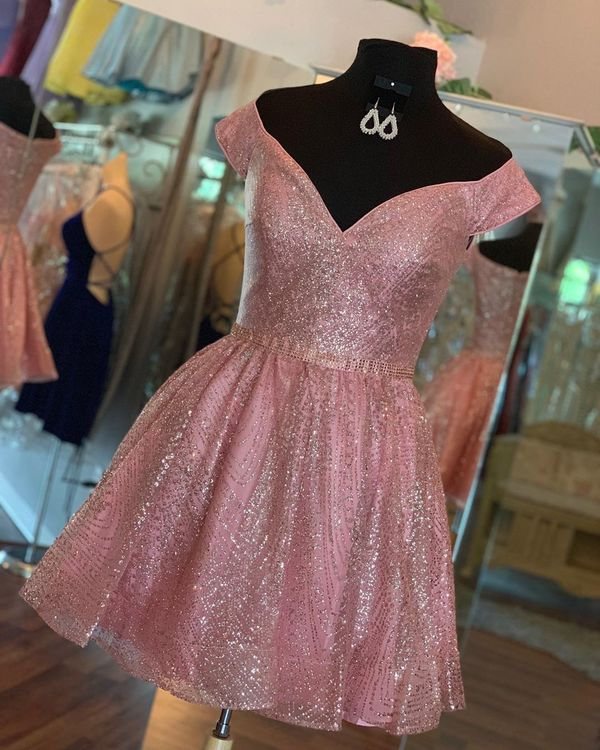 Glitzerndes kurzes Homecoming-Kleid mit rosa Pailletten nv802