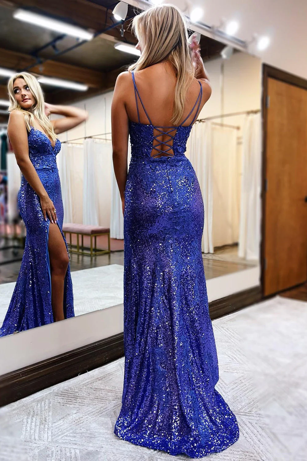 Robe de bal longue à bretelles spaghetti et paillettes avec traîne nv756