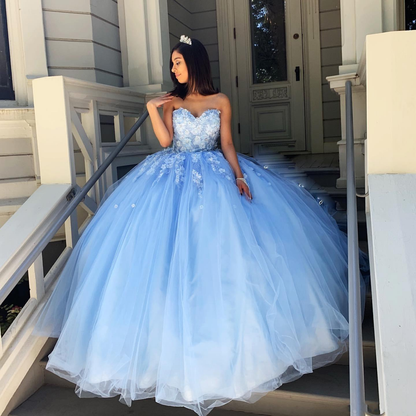 Himmelblaue Prinzessin Sexy Spitze Quinceanera Ballkleider Schatz Perlen Handgemachte Blumen Tüll Abend Party Sweet 16 Kleid Gala nv887