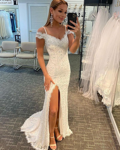 Robe de bal sirène en dentelle blanche à épaules dénudées et fente latérale nv989