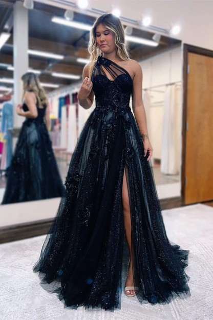 WUNDERSCHÖNES LANGES SCHWARZES A-LINIEN-BALLKLEID AUS SPITZE MIT EINER SCHULTER UND GESPLITTET ONLINE nv403