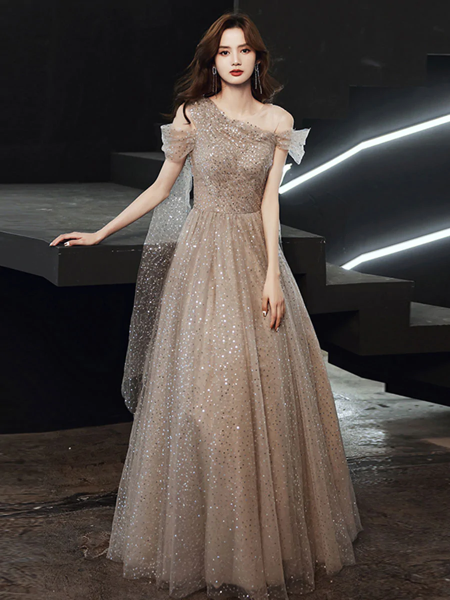Robe de soirée longue en tulle champagne à une épaule nv430