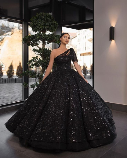 Glitzerndes Ballkleid mit einer Schulter und schwarzen Pailletten, lang, nv392