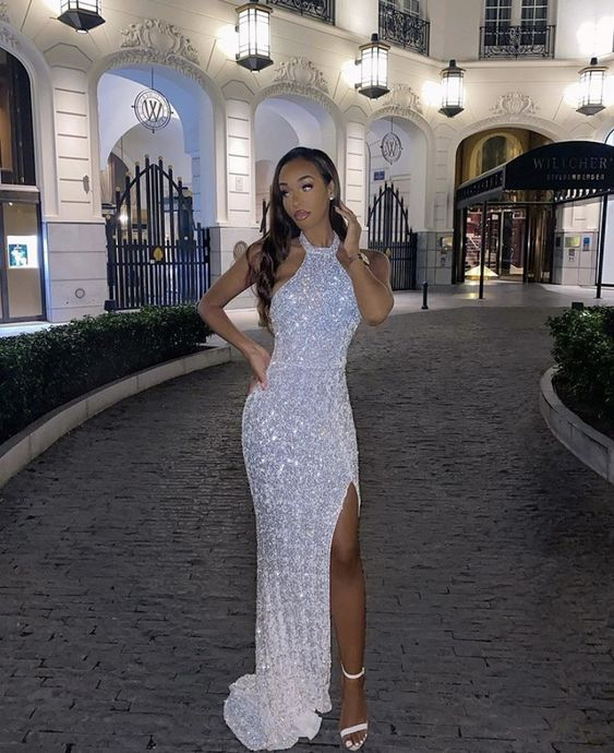 Charmante robe de soirée longue à paillettes blanches et à col licou sirène nv933