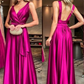 Robe de soirée élégante en satin coupe A avec décolleté en V et dos nu fuchsia nv484