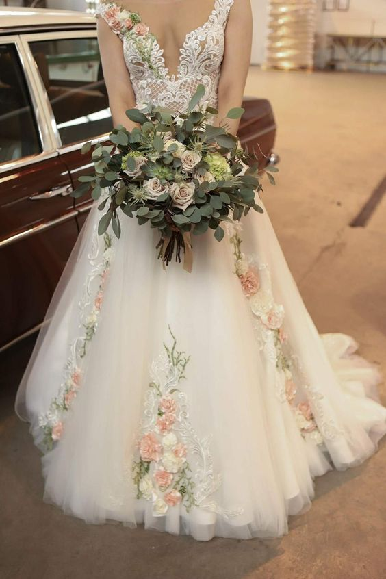 Prinzessin Ballkleid V-Ausschnitt Tüll Weiß Brautkleider Schickes Ballkleid nv532