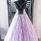 Elegantes Lavendel Ballkleid mit Trägern und Spitzenapplikationen nv131