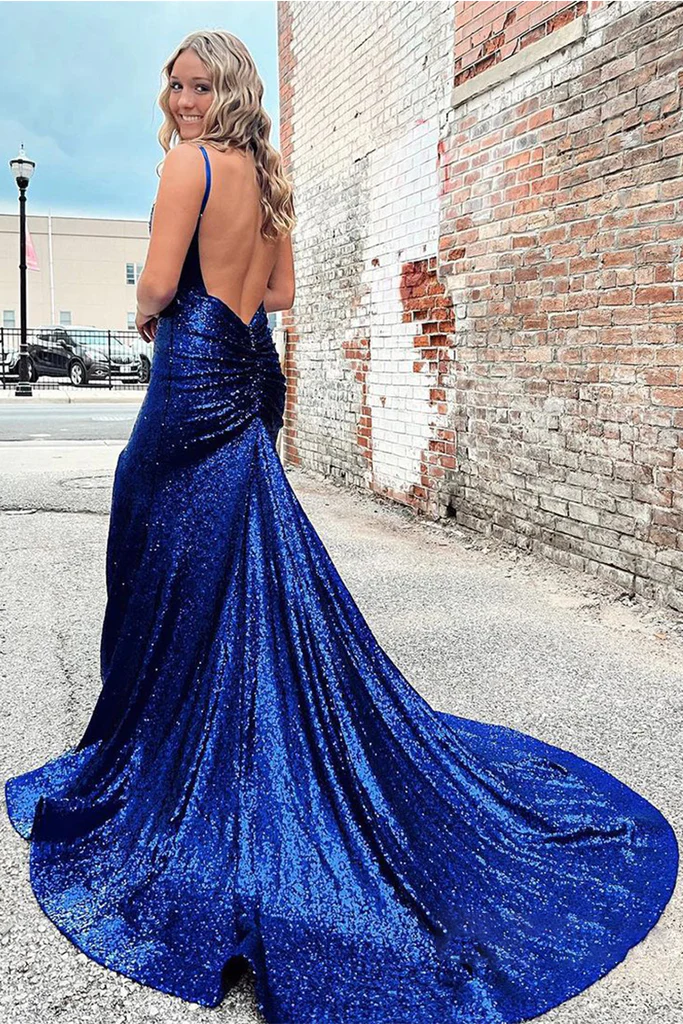 Robe de bal sexy à col en V et longues bretelles spaghetti pailletées nv401