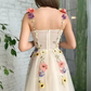 Champagnerfarbenes, wadenlanges Abendkleid aus Tüll mit Blumen, Champagnerfarbenes Ballkleid nv525