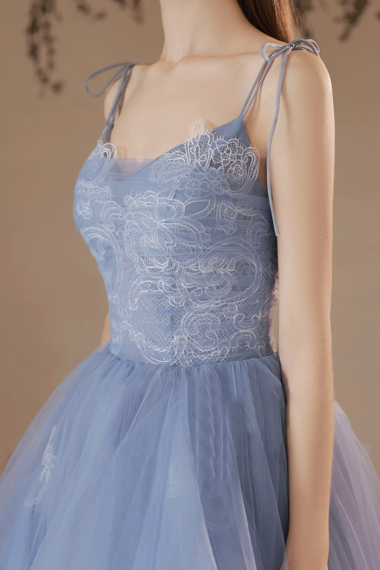 Robe de bal longue en tulle et dentelle bleue à col en V, jolie robe de soirée à bretelles spaghetti nv429