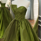 Grünes langes Ballkleid, Grünes langes Abendkleid aus Satin nv545