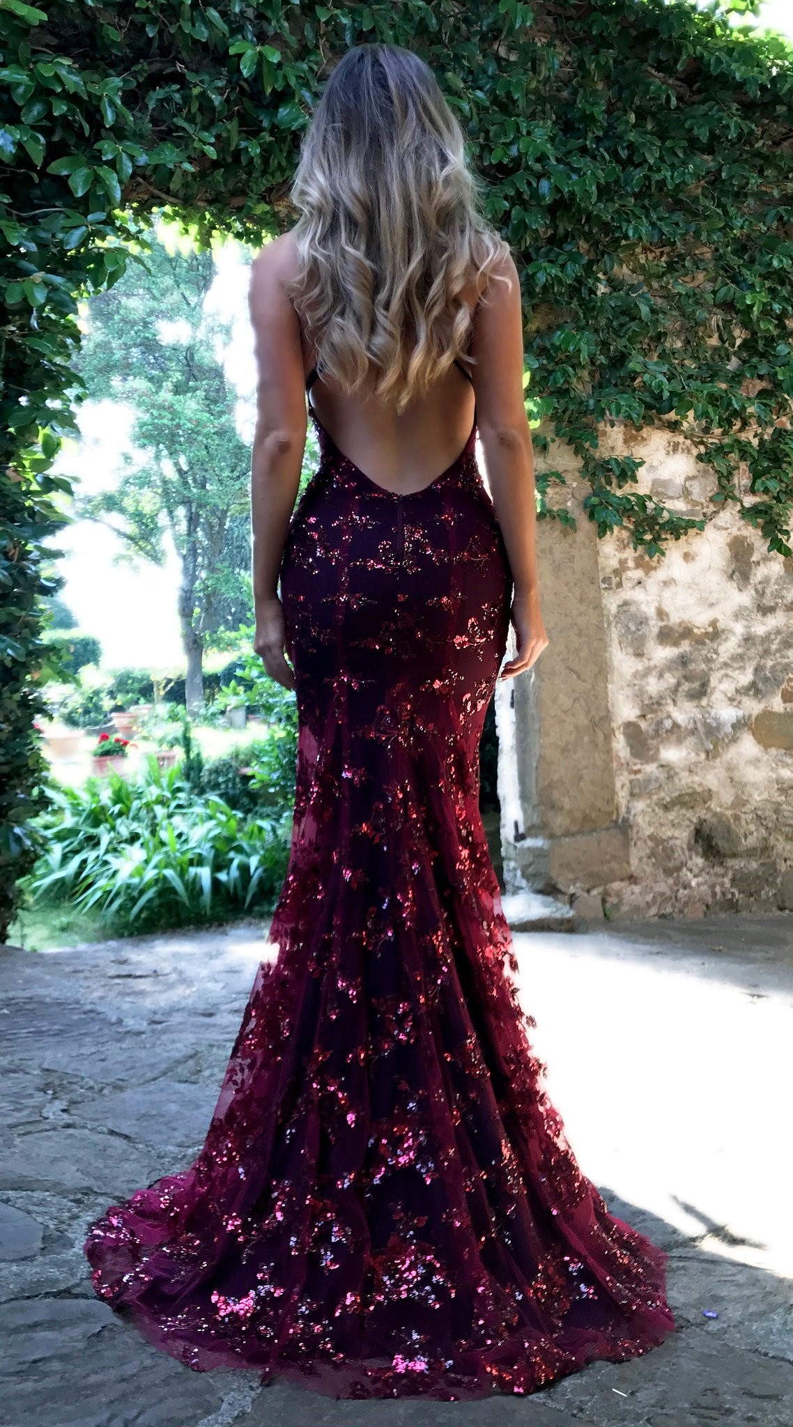 Luxuriöses langes Abendkleid im Meerjungfrauen-Stil in Burgunderrot, nv471