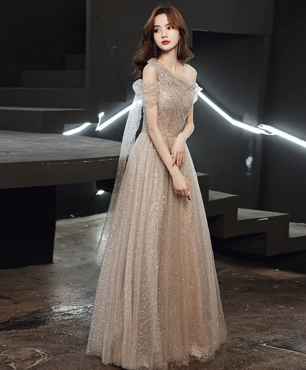 Robe de soirée longue en tulle champagne à une épaule nv430