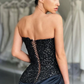 Einzigartiges schwarzes, trägerloses Ballkleid mit hohem Schlitz, Schnürung und Pailletten, nv149