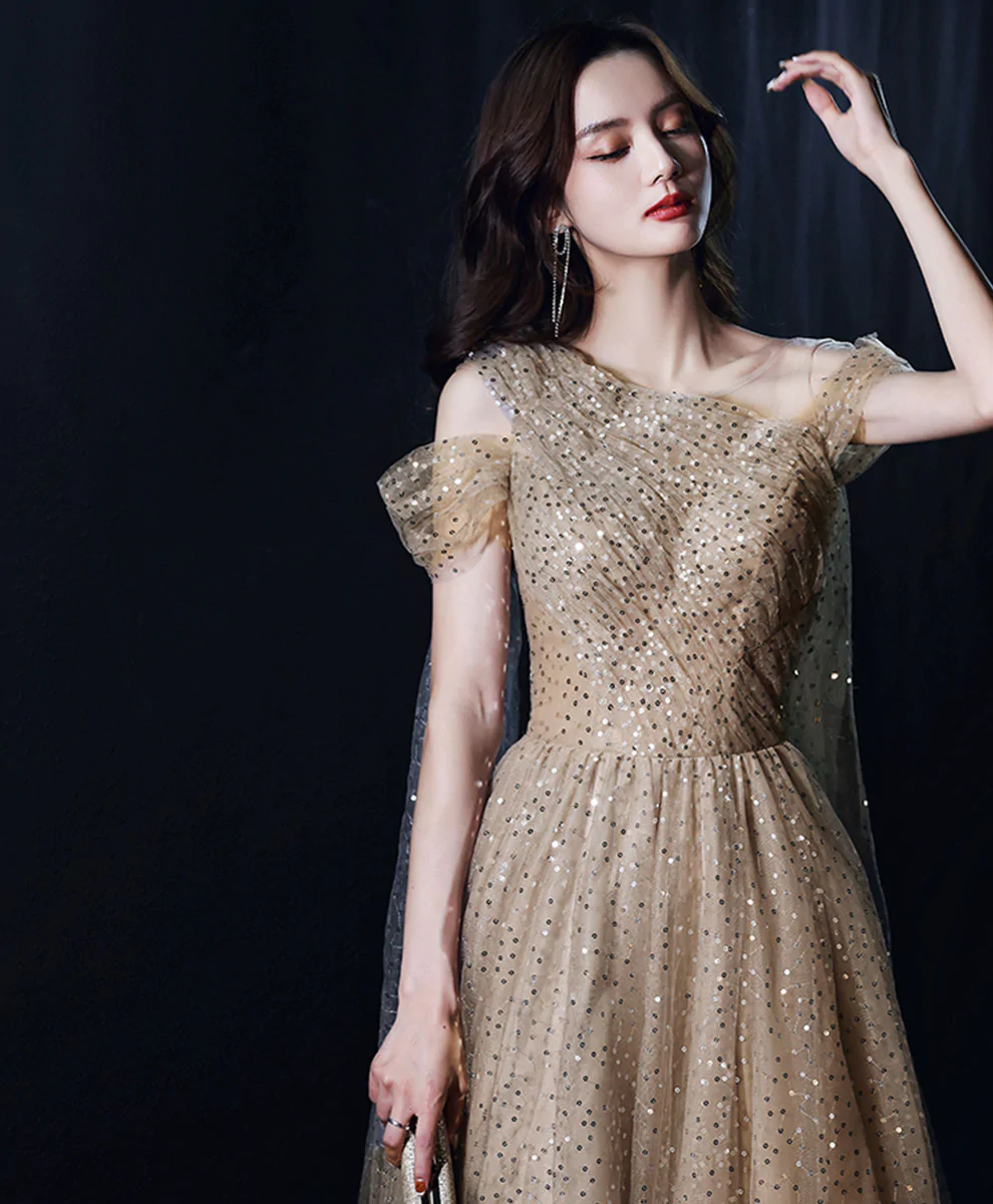Robe de soirée longue en tulle champagne à une épaule nv430