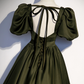 LANGES ABENDKLEID AUS GRÜNEM SATIN, A-LINIE, nv390